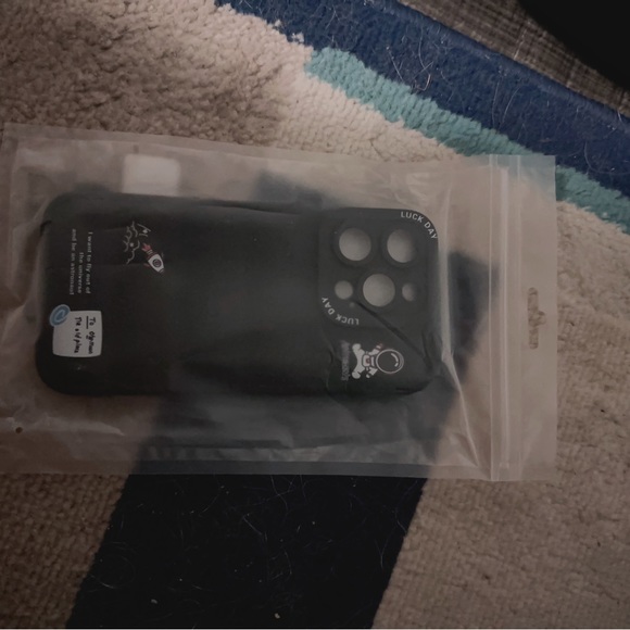 Brand new iPhone 14 Pro case - Picture 2 of 4